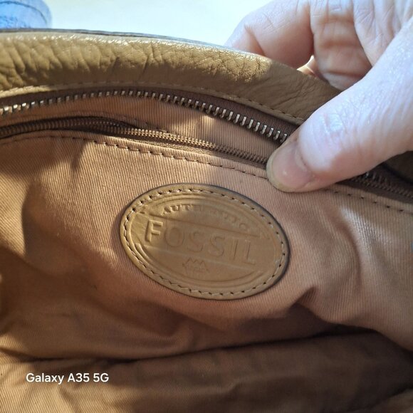 RARE FOSSIL Riley Camel Leather Messenger Bag Purse Crossbody Women Classic - Picture 9 of 13
